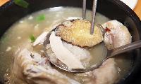 맛의 깊이가 다른 보양식, 김천 ‘한방전복삼계탕’